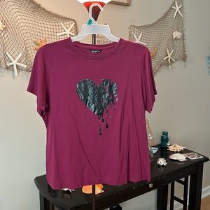 Womens XL burgundy dripping heart shirt